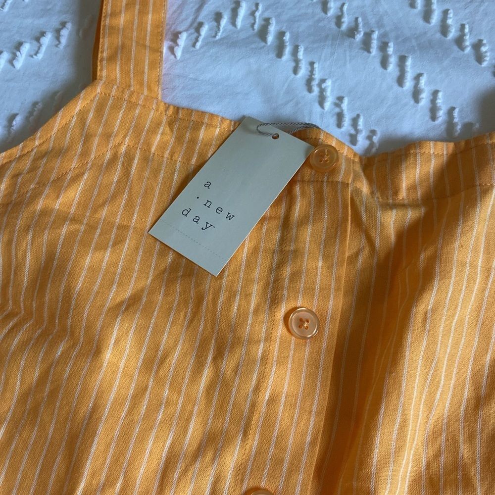 ✨5 for $15✨ New Day Striped Drawstring Crop Top - Picture 2 of 6